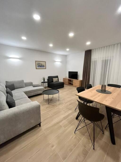 Blue Apartment With Shared Pool Σπλιτ Εξωτερικό φωτογραφία
